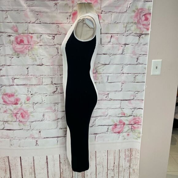GSTQ NWT white black color block Ribbed V-Neck midi Dress size small - Picture 9 of 13
